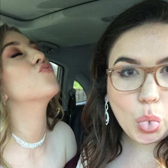 Meet your Posher, Amaya 💖 - Picture 2 of 3